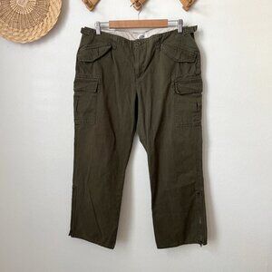 y2k Old Navy army green womens crop leg zip ankle cargo pants wide leg 14